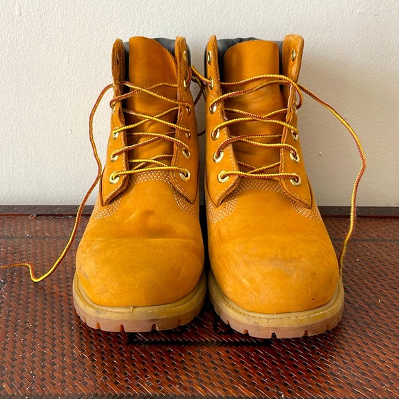 Timberland Classic Boots - Picture 2 of 8